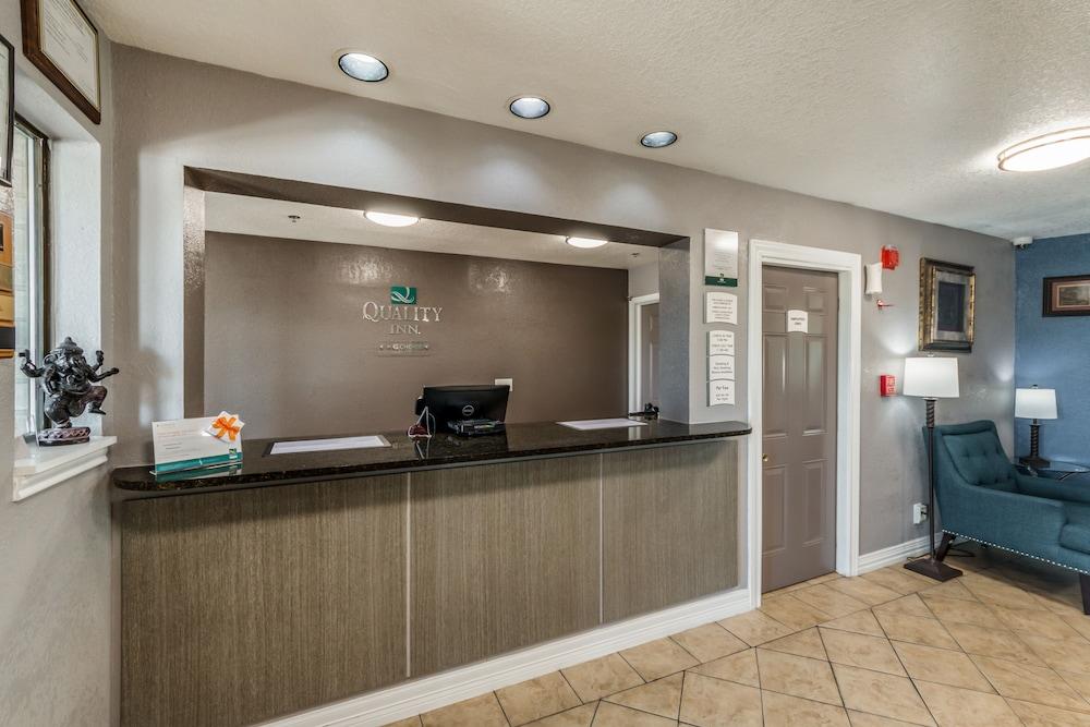 Quality Inn I-10 East Near Frost Bank Center Сан Антонио Екстериор снимка