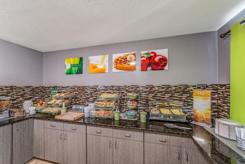 Quality Inn I-10 East Near Frost Bank Center Сан Антонио Екстериор снимка
