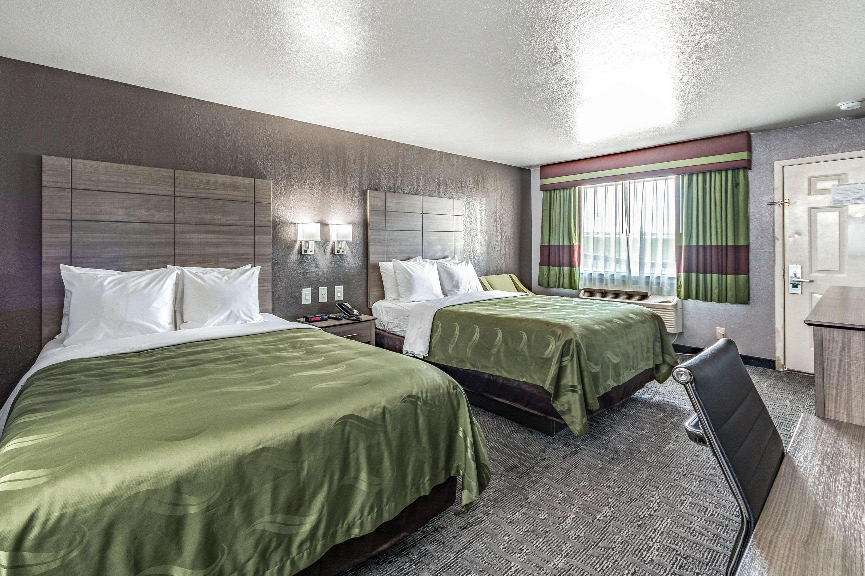 Quality Inn I-10 East Near Frost Bank Center Сан Антонио Екстериор снимка