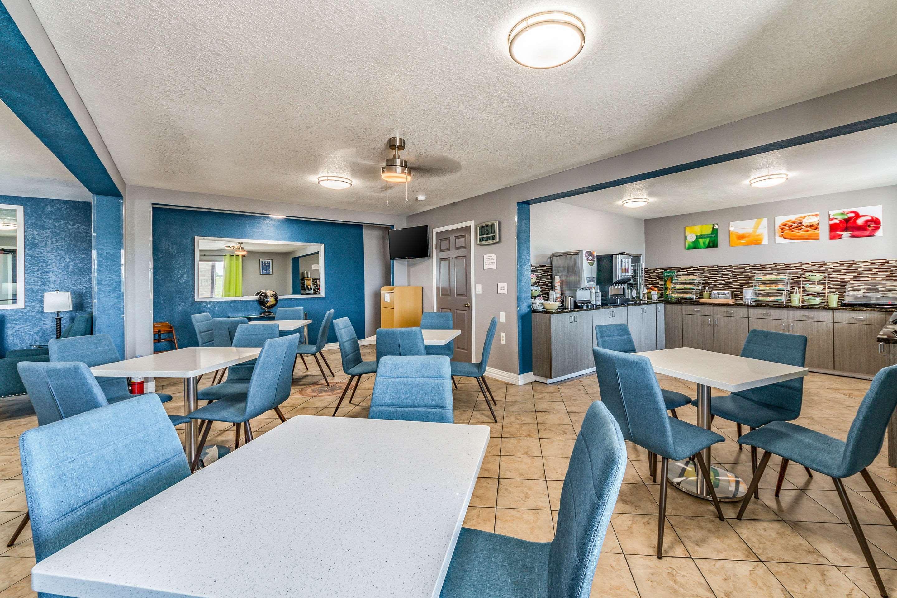 Quality Inn I-10 East Near Frost Bank Center Сан Антонио Екстериор снимка