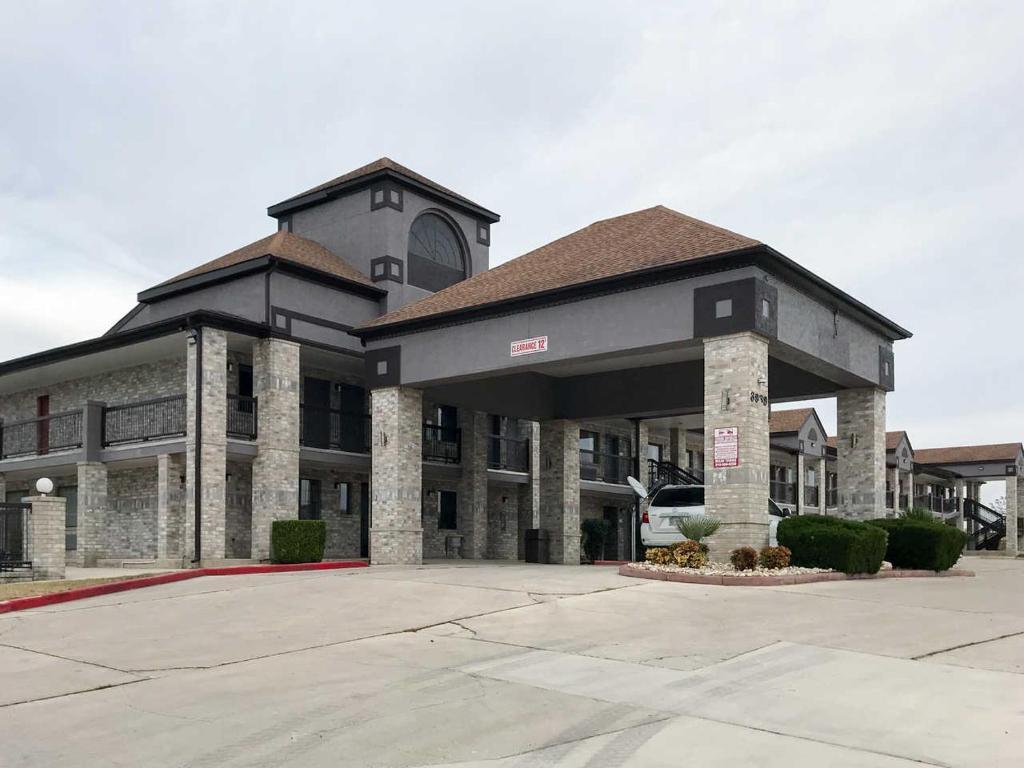 Quality Inn I-10 East Near Frost Bank Center Сан Антонио Екстериор снимка