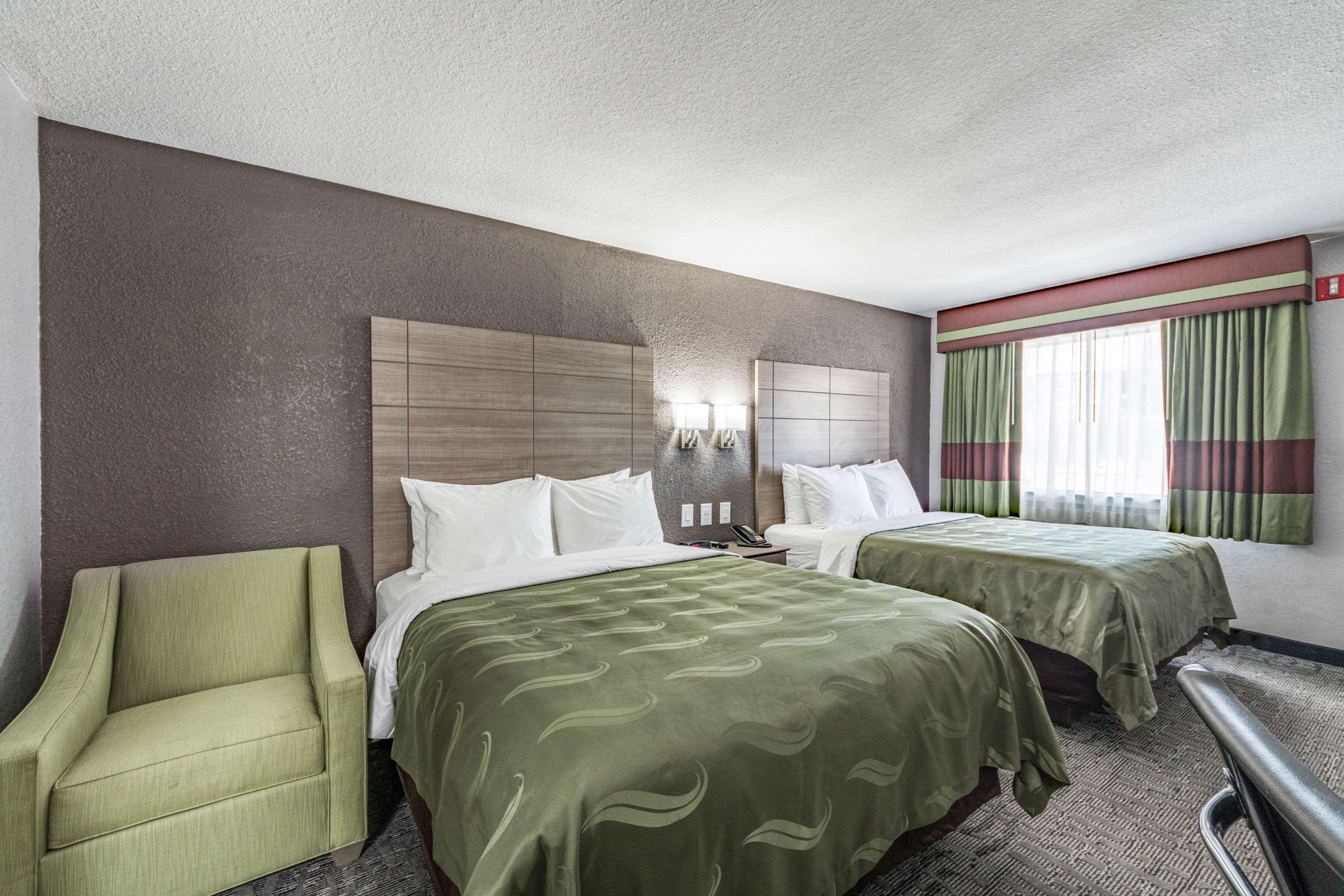 Quality Inn I-10 East Near Frost Bank Center Сан Антонио Екстериор снимка