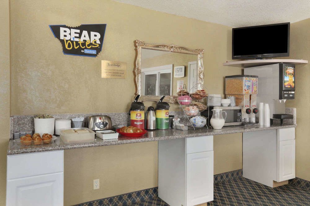 Quality Inn I-10 East Near Frost Bank Center Сан Антонио Екстериор снимка